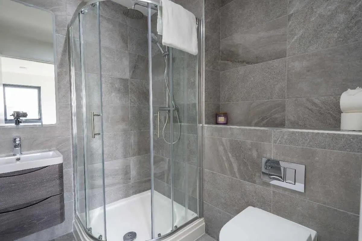 2 Bedroom Apartment Belfast City Center